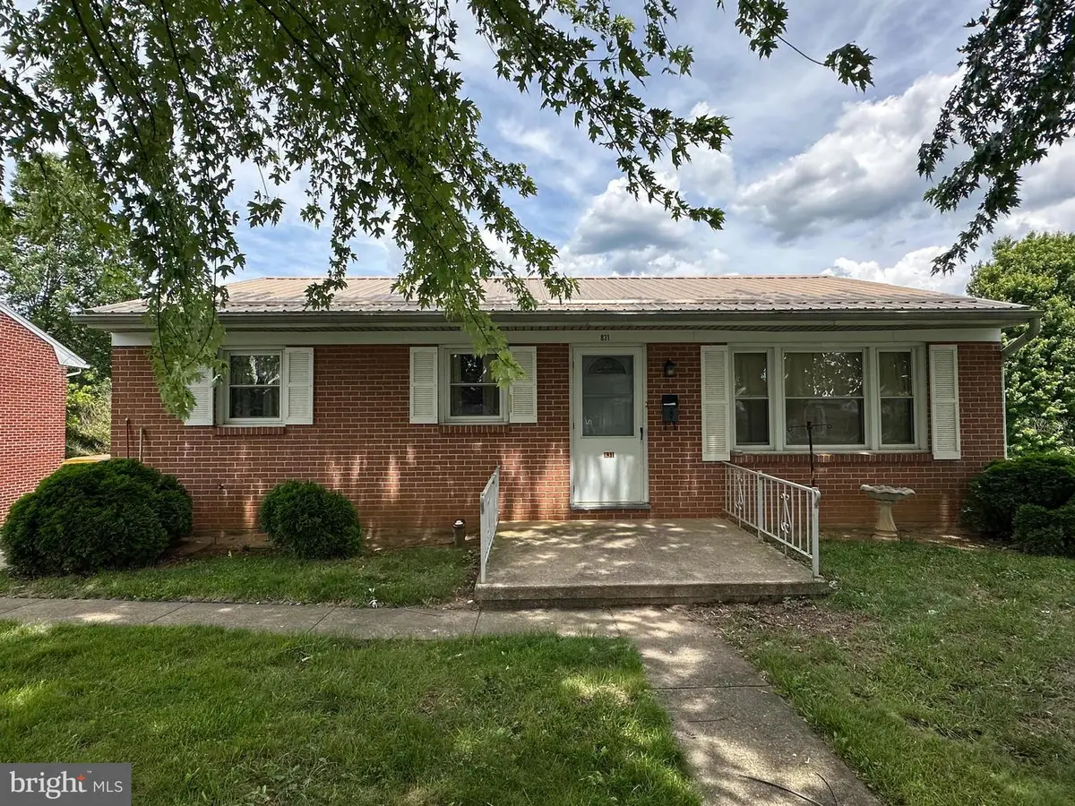 831 Fairview Avenue, Waynesboro, PA 17268 - #1