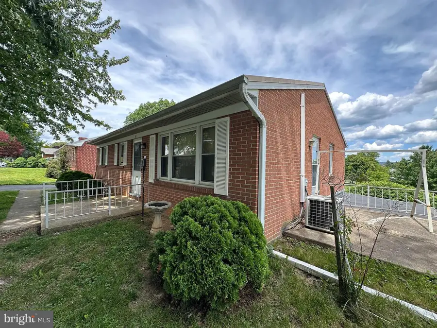831 Fairview Avenue, Waynesboro, PA 17268 - #3