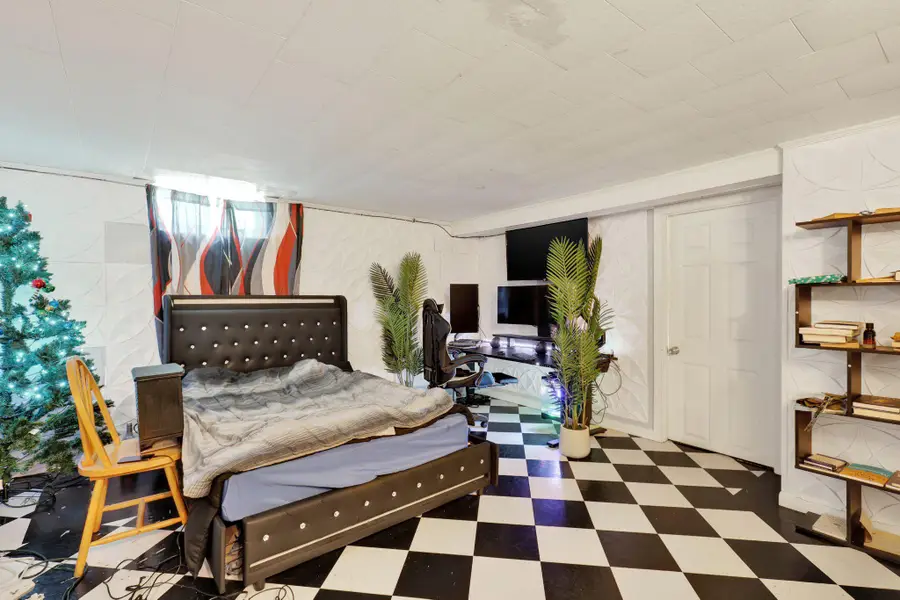 439 S 8th St, Chambersburg, PA 17201 - #3