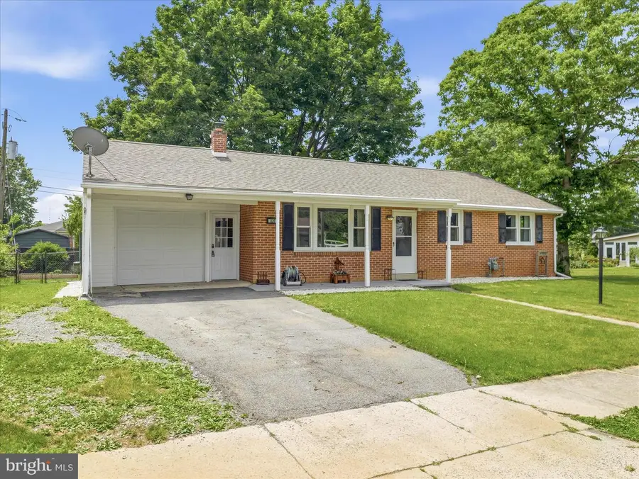 826 Crescent Dr, Shippensburg, PA 17257 - #3
