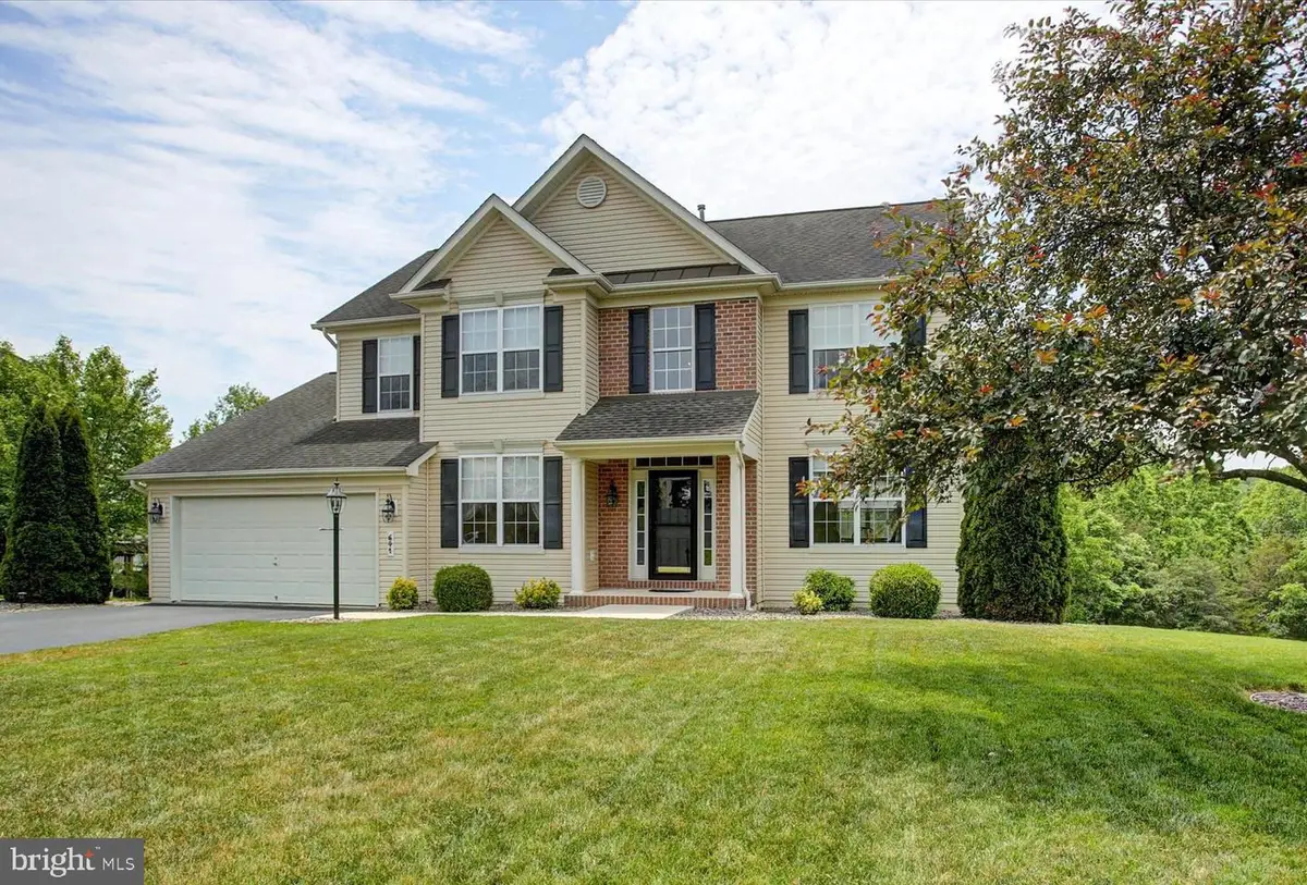 641 Shannon Dr N, Greencastle, PA 17225 - #1