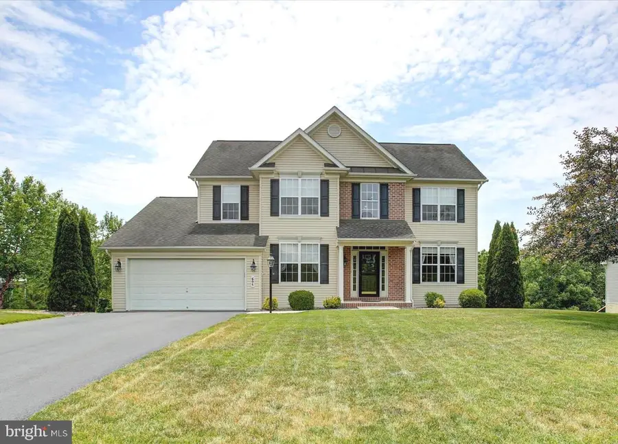 641 Shannon Dr N, Greencastle, PA 17225 - #3
