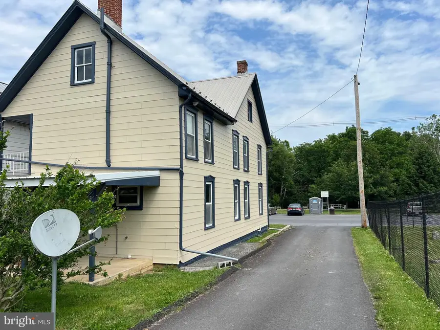 323 Hood St, Chambersburg, PA 17202 - #2