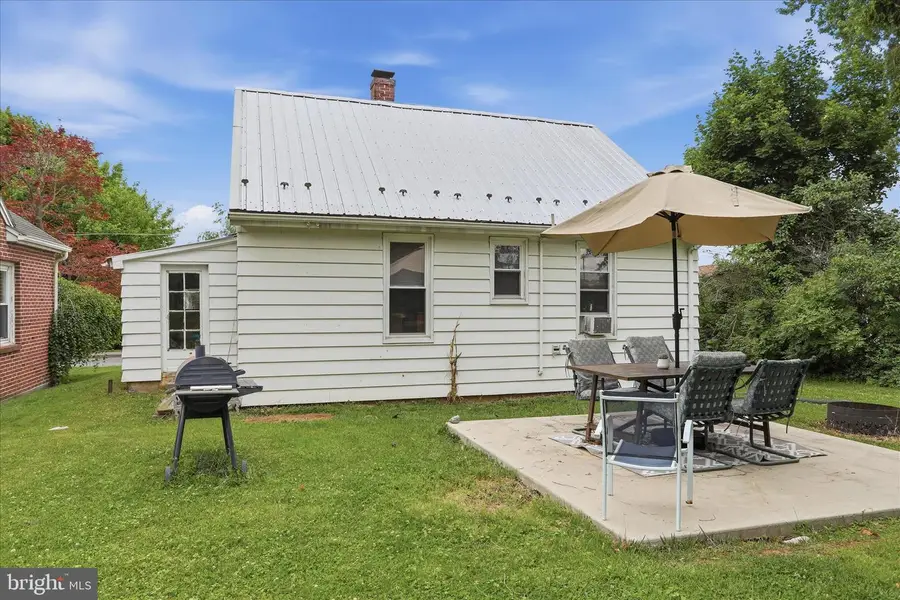 141 N Ridge Ave, Greencastle, PA 17225 - #3