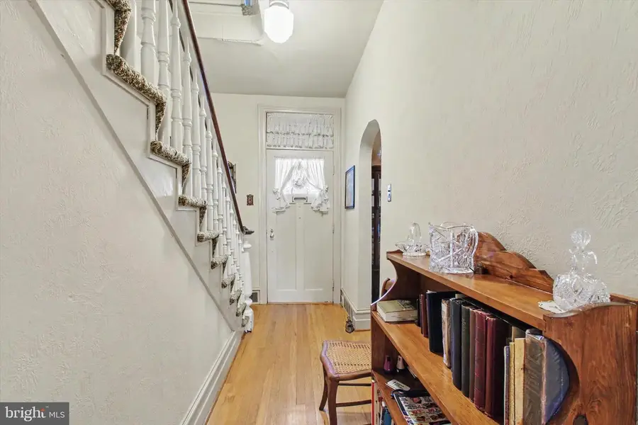 215 W Second St, Waynesboro, PA 17268 - #3