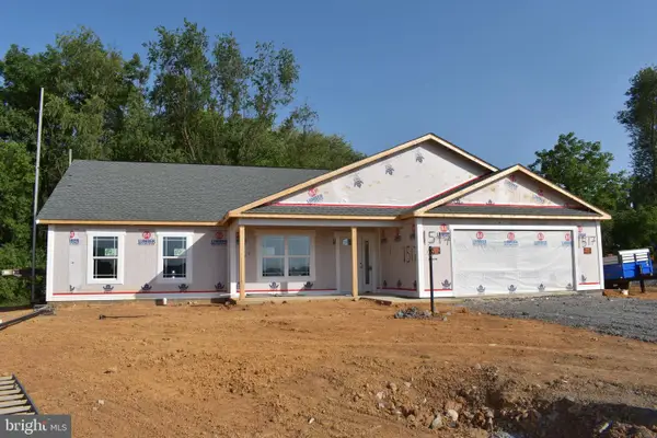 1517 Treeline Dr, CHAMBERSBURG, PA 17202