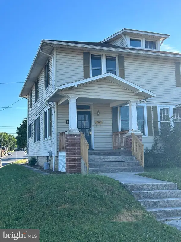 301 E E Mckinley Street, CHAMBERSBURG, PA 17201