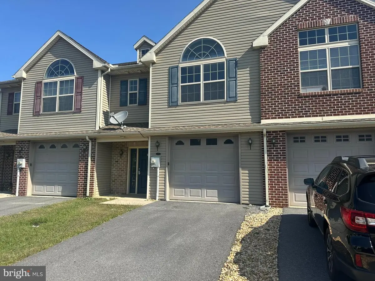250 Meriweather Dr, Chambersburg, PA 17201 - #1