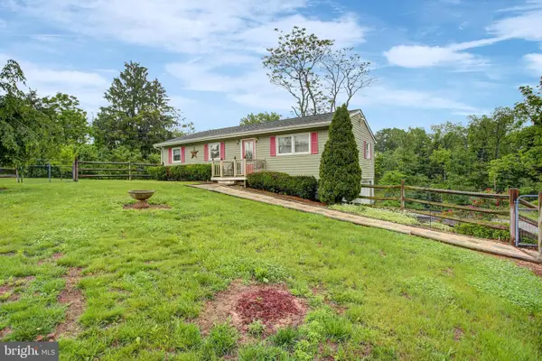 11540 Burkett Ln, GREENCASTLE, PA 17225