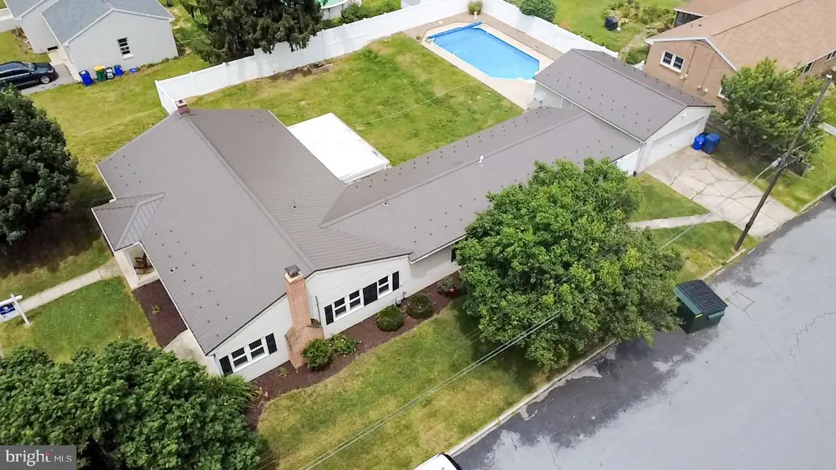 605 Prospect Ave, Shippensburg, PA 17257 - #1