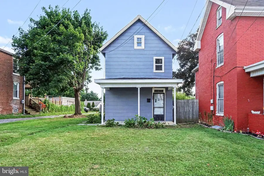 222 W 4th St, Waynesboro, PA 17268 - #3