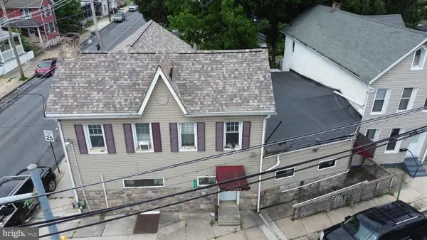 203 W King St, CHAMBERSBURG, PA 17201
