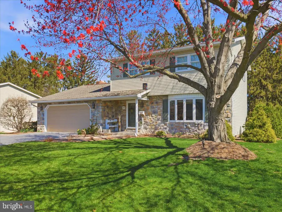 1001 E Mckinley Street, Chambersburg, PA 17201 - #3