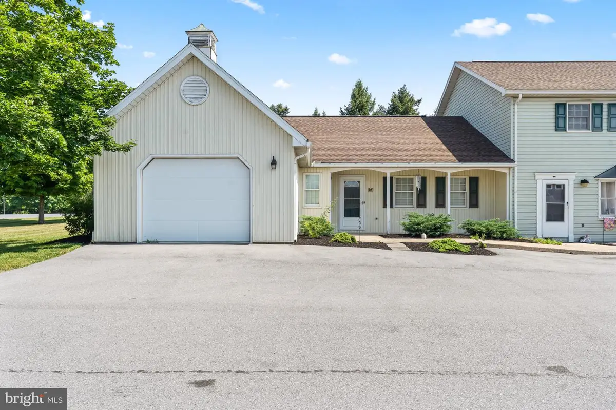 128 Overhill Dr, Mercersburg, PA 17236 - #1