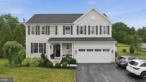 144 Field View Dr, GREENCASTLE, PA 17225