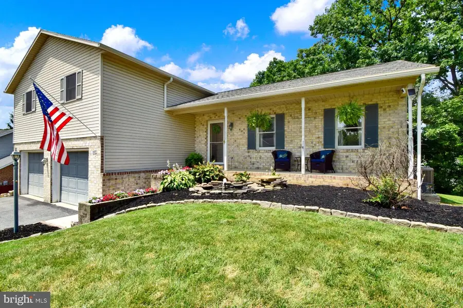 215 Opal Dr, Chambersburg, PA 17202 - #2