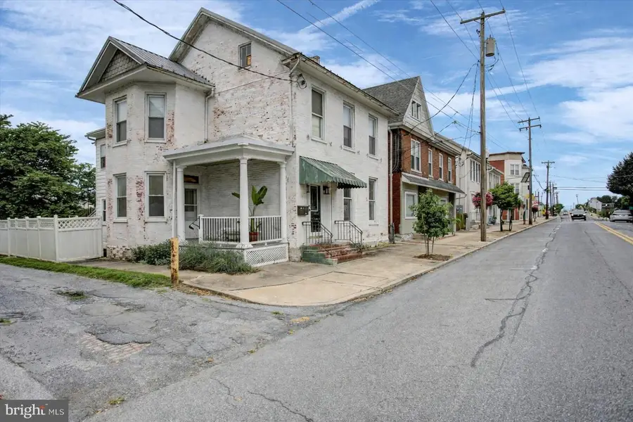 244 W Main St, Waynesboro, PA 17268 - #2