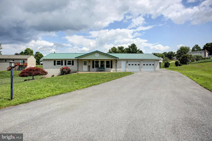 10 Surrey Court, Chambersburg, PA 17201 - #2