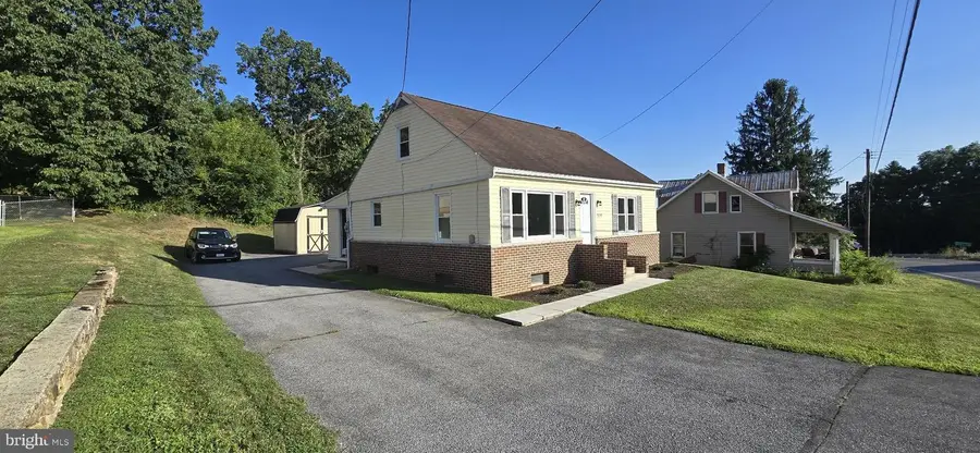 9258 Tomstown Rd, Waynesboro, PA 17268 - #3