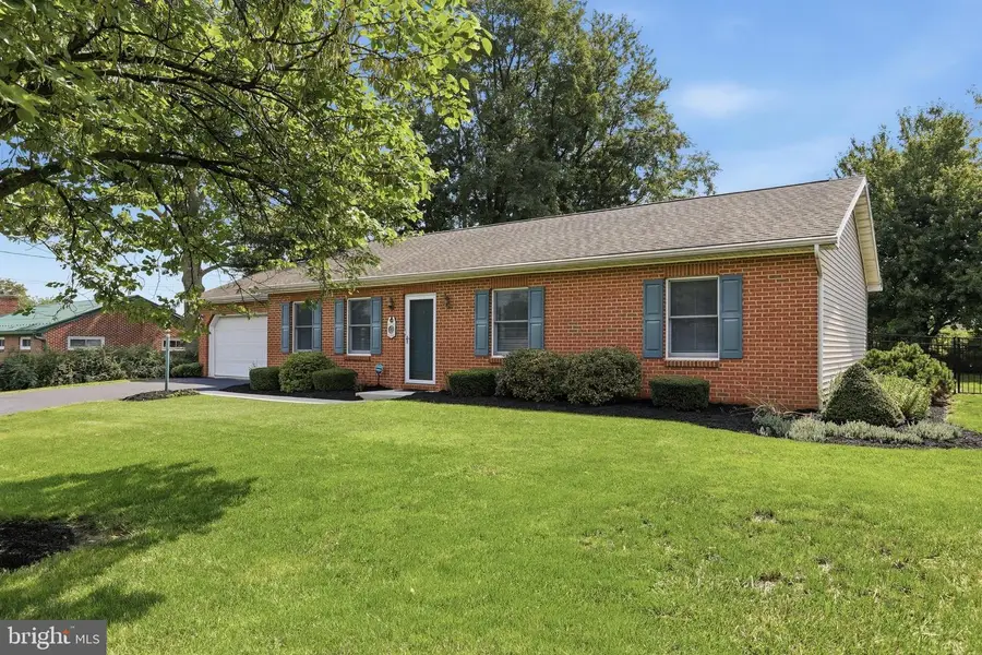 654 Shadyside Drive, Chambersburg, PA 17202 - #2