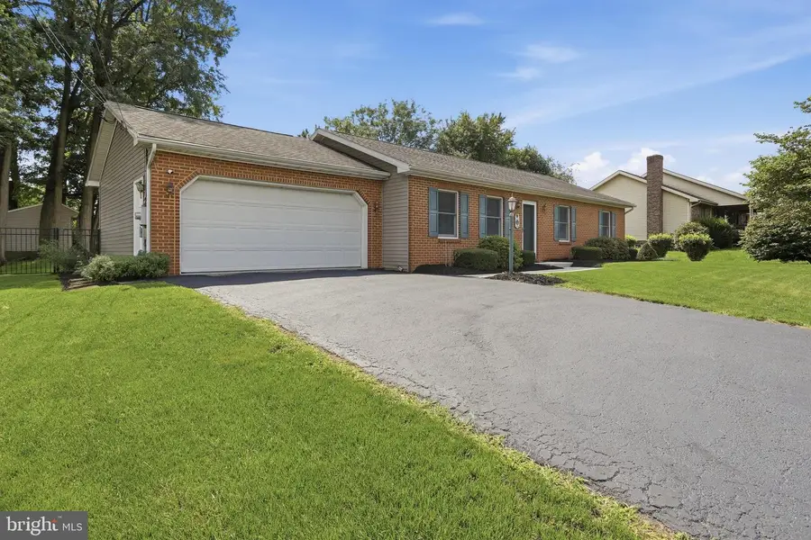 654 Shadyside Drive, Chambersburg, PA 17202 - #3