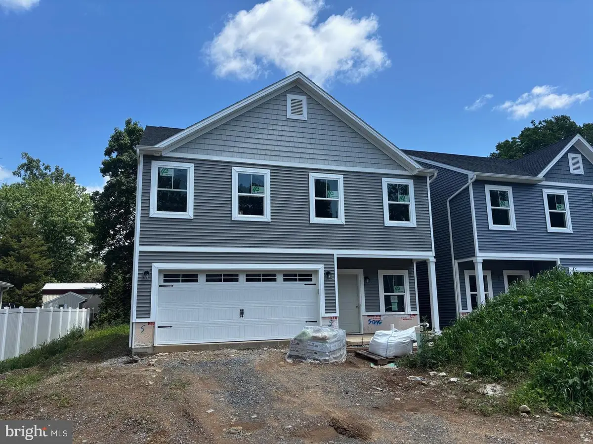 1077 Dianne Dr, Waynesboro, PA 17268 - #1
