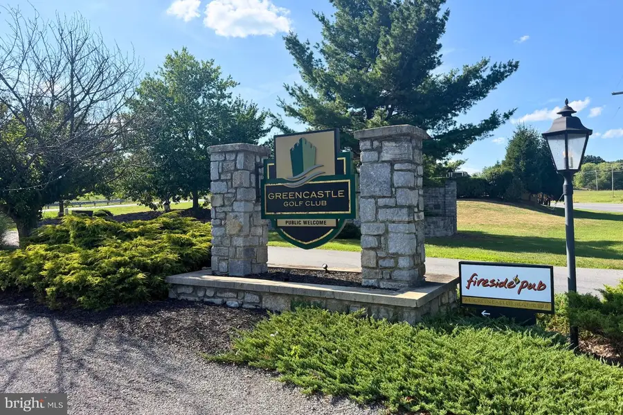 7946 Golf Vista Dr, Greencastle, PA 17225 - #2
