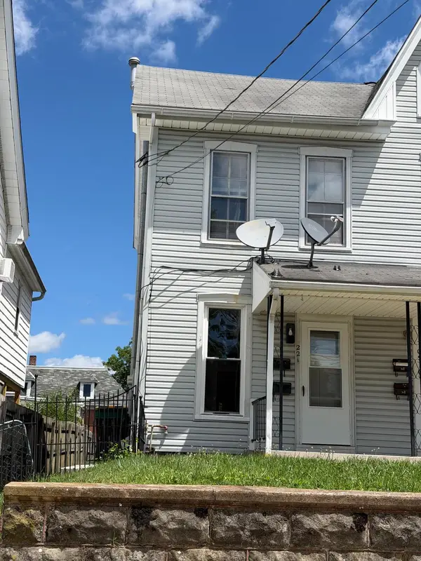 221 W North Street, WAYNESBORO, PA 17268