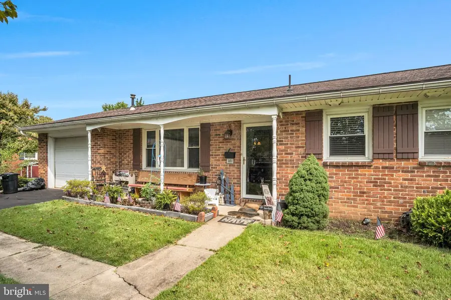301 Catherine St, Greencastle, PA 17225 - #2