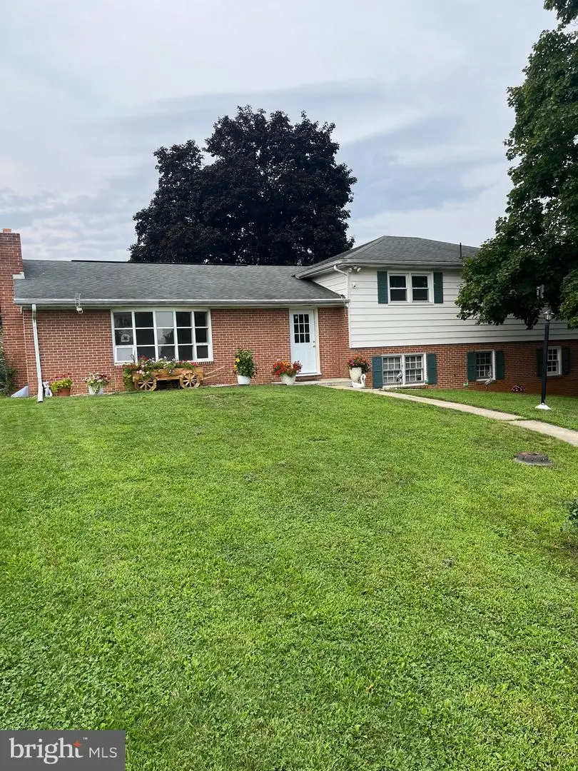 221 Harvest Lane, Chambersburg, PA 17202 - #2