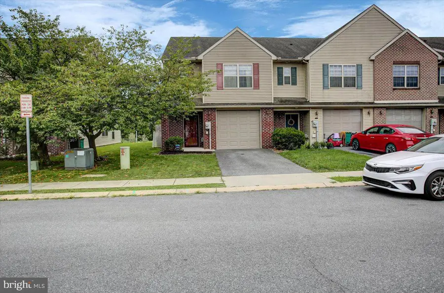 209 Meriweather Dr, Chambersburg, PA 17201 - #3