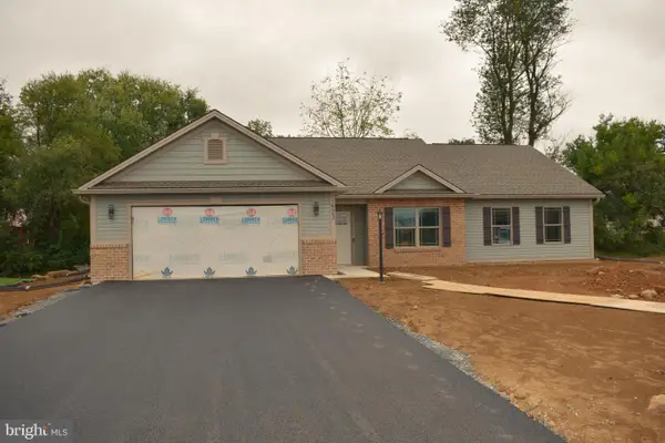 1523 Treeline Dr, CHAMBERSBURG, PA 17202