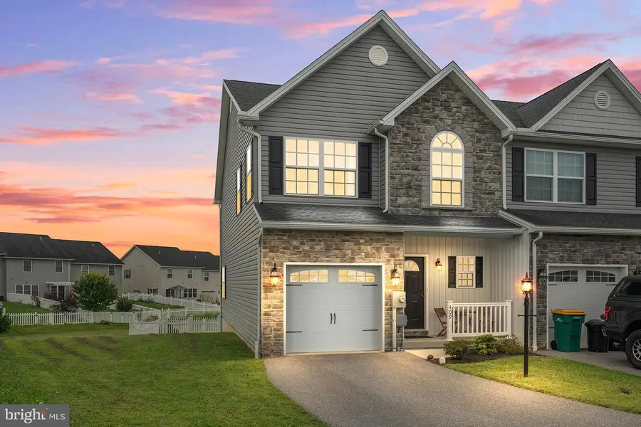 409 Tritle Ave, Waynesboro, PA 17268 - #2