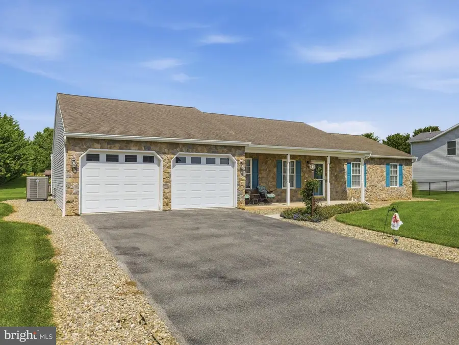 226 Grove Dr, Shippensburg, PA 17257 - #2