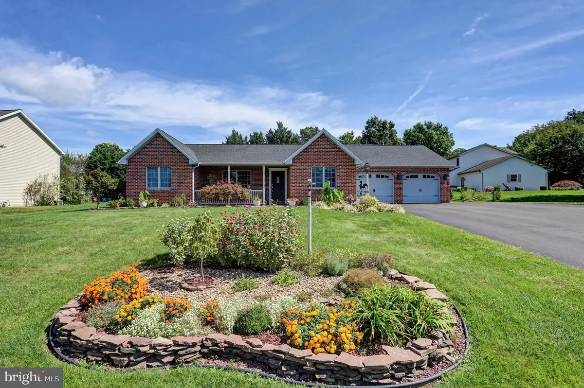 313 Bradley Ln, Shippensburg, PA 17257 - #1