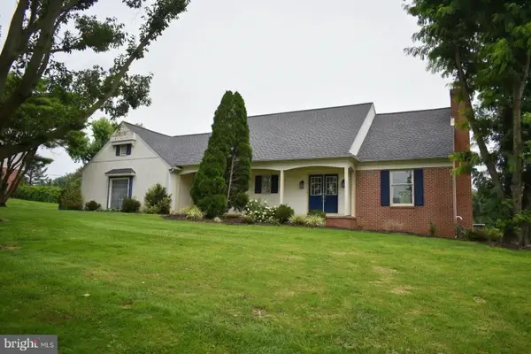 2311 Springfield Dr, CHAMBERSBURG, PA 17202