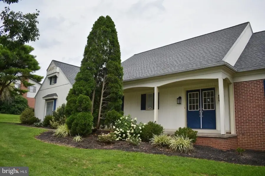 2311 Springfield Dr, Chambersburg, PA 17202 - #2