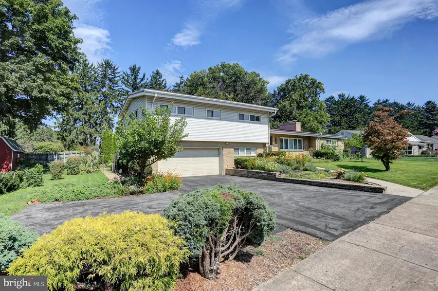 901 E Mckinley St, Chambersburg, PA 17201 - #2