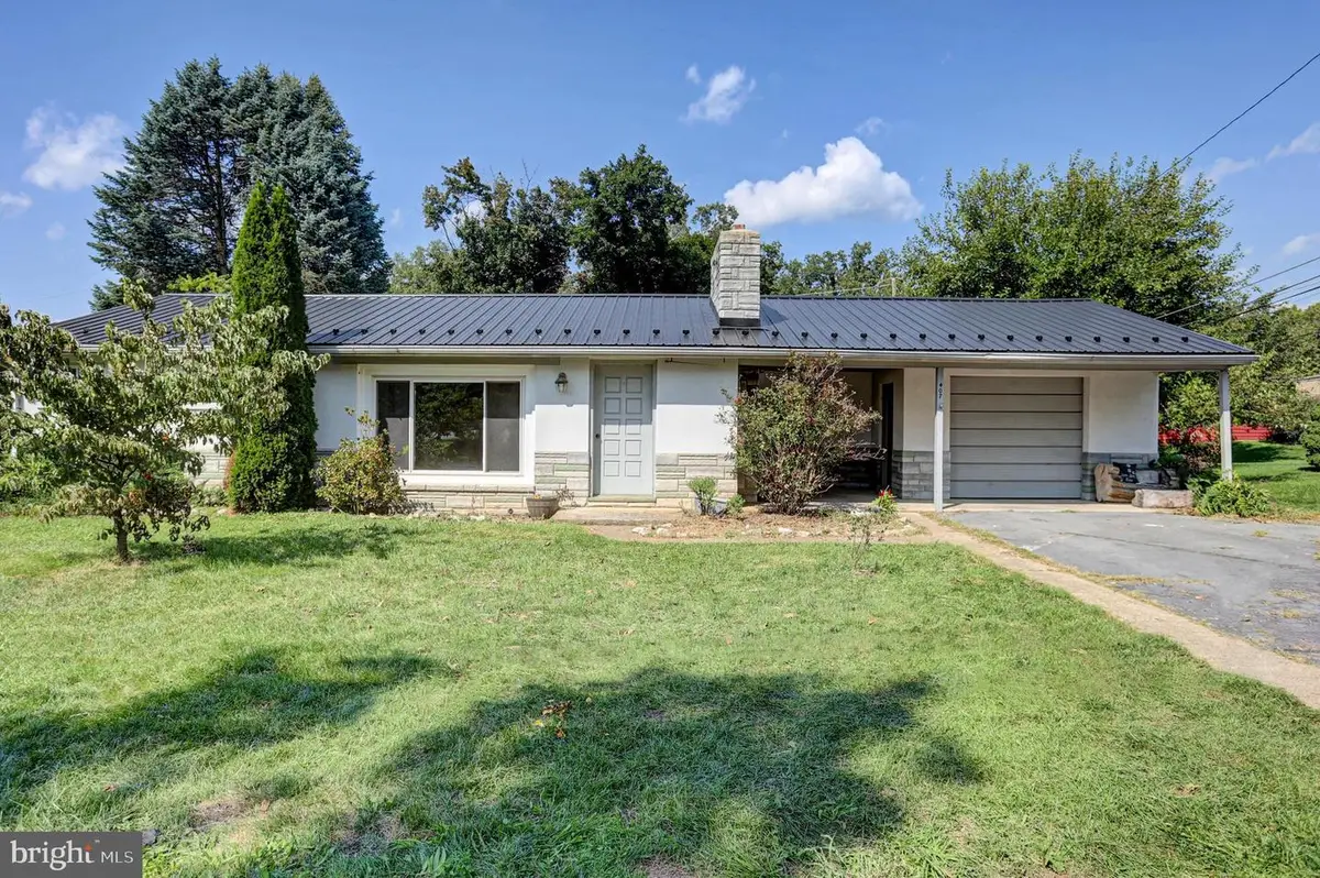407 N Morris St, Shippensburg, PA 17257 - #1