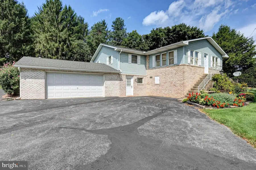9293 Newburg Rd, Newburg, PA 17240 - #2
