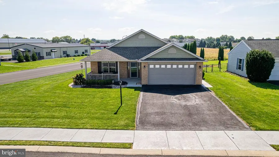 333 Eisenhower Dr, Chambersburg, PA 17201 - #2