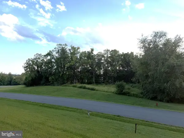 1459 Homespun Dr, CHAMBERSBURG, PA 17202