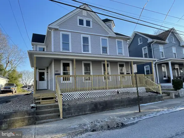 215-217 Cleveland Ave, WAYNESBORO, PA 17268