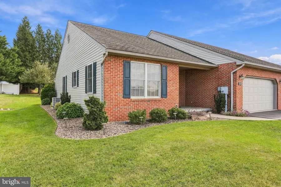 11418 Nicole Dr, Greencastle, PA 17225 - #2