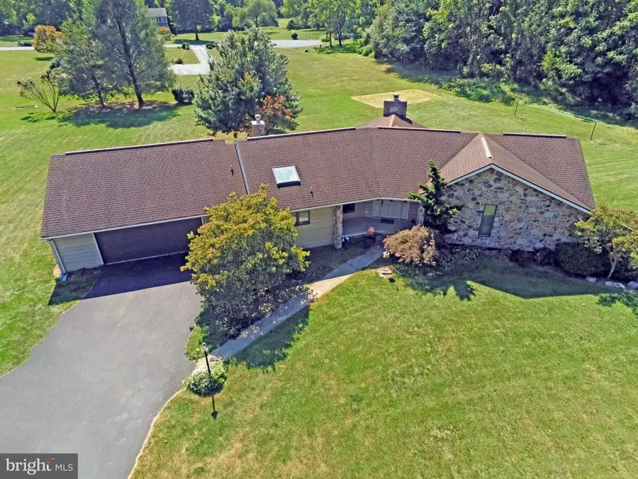 1570 Marilyn Ct, Chambersburg, PA 17202 - #2