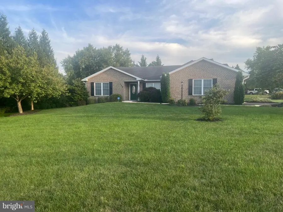 468 W Walter Ave, Greencastle, PA 17225 - #3