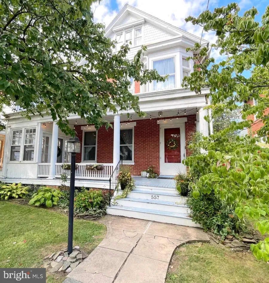 557 Nelson St, Chambersburg, PA 17201 - #2