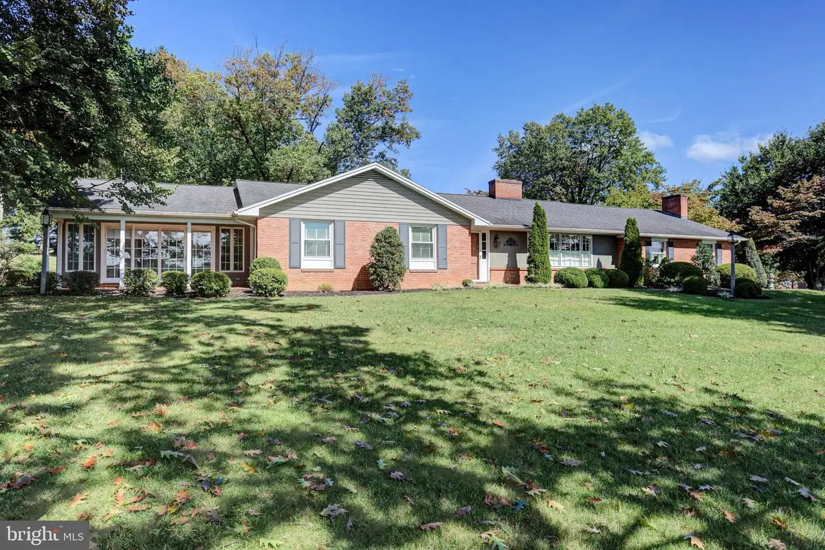 5793 Oakwood Dr, Mercersburg, PA 17236 - #1