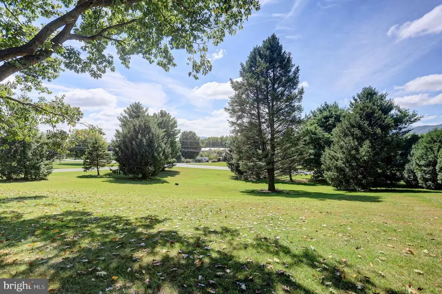 5793 Oakwood Dr, Mercersburg, PA 17236 - #2