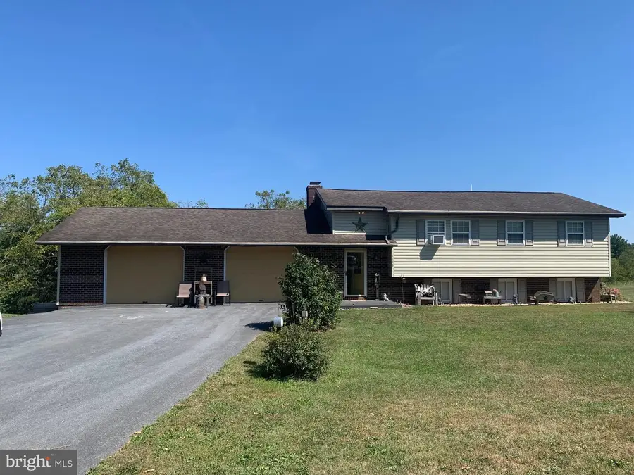 7798 Valley View Ln, Greencastle, PA 17225 - #2